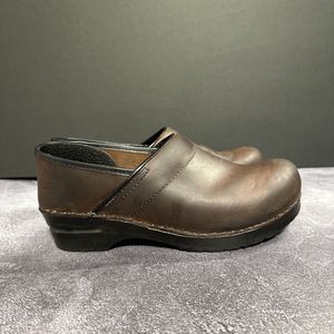 Sanita Women's Size EUR 40  US 9 Slip On Danish Nursing Clogs Comfort Shoes